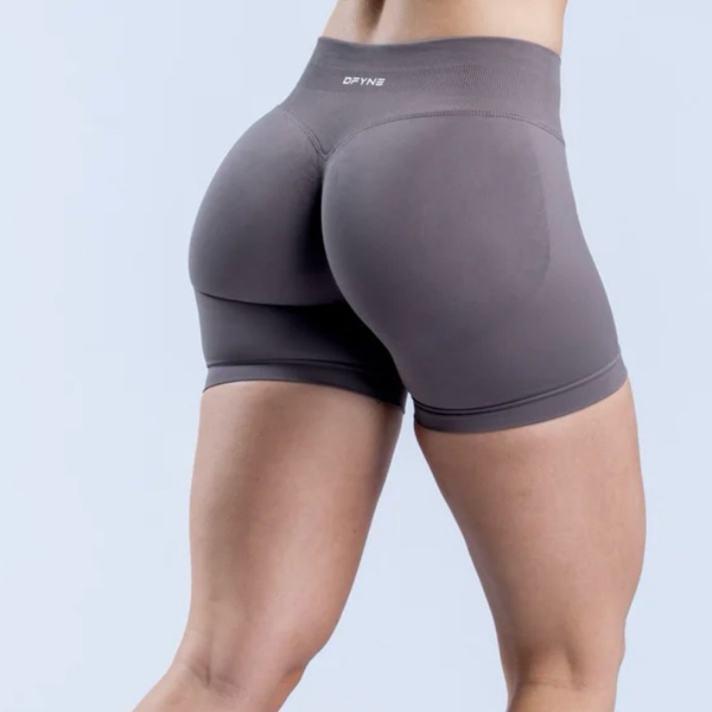 DFYNE IMPACT SHORTS - TRUFFLE
